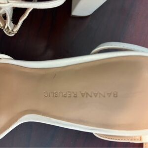 Banana Republic Women's Cream Heels